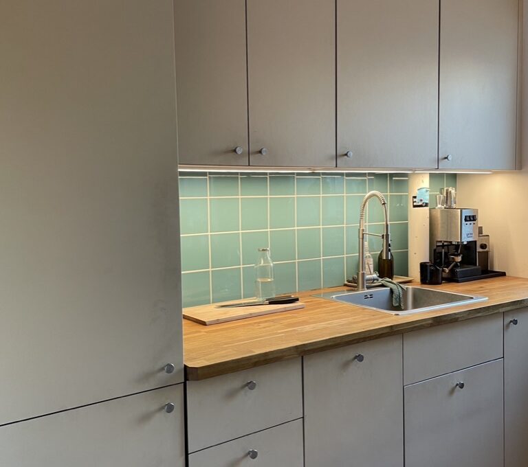 2DA16A38-E8AA-44A6-A4A6-FFB4215D88DA_1_105_c